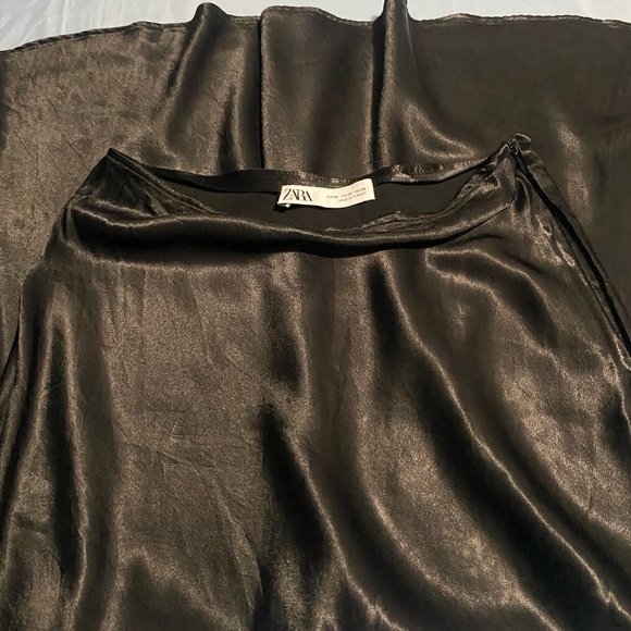 ZARA SATIN EFFECT MIDI SKIRT BLACK M - Picture 11 of 13